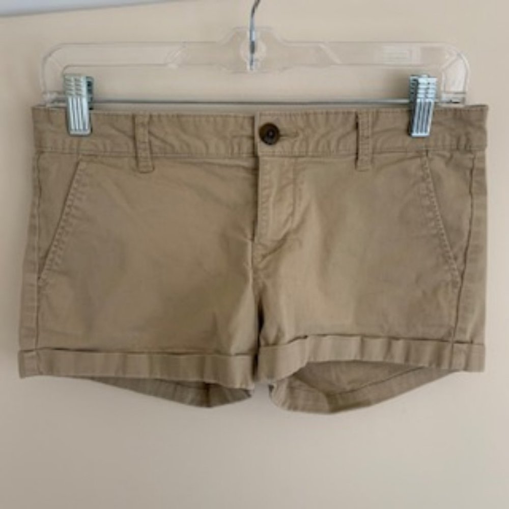 SO khaki shorts
